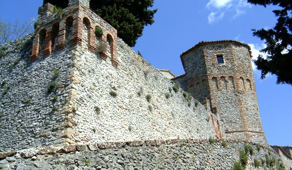 L'antico maniero di Montebello - Torriana in Valmarecchia - la casa del fantasma di Azzurrina